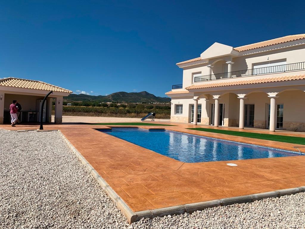 Villa for sale in Pinoso, Alicante, Spain