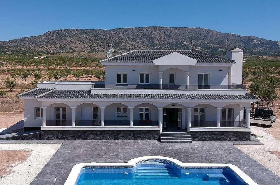 Villa for sale in Pinoso, Alicante, Spain