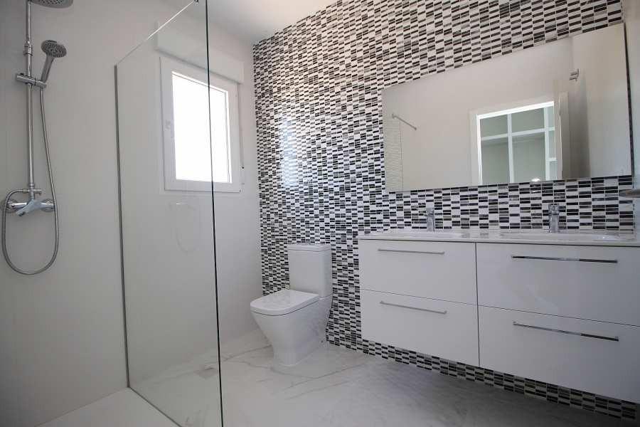 Villa for sale in Pinoso, Alicante, Spain