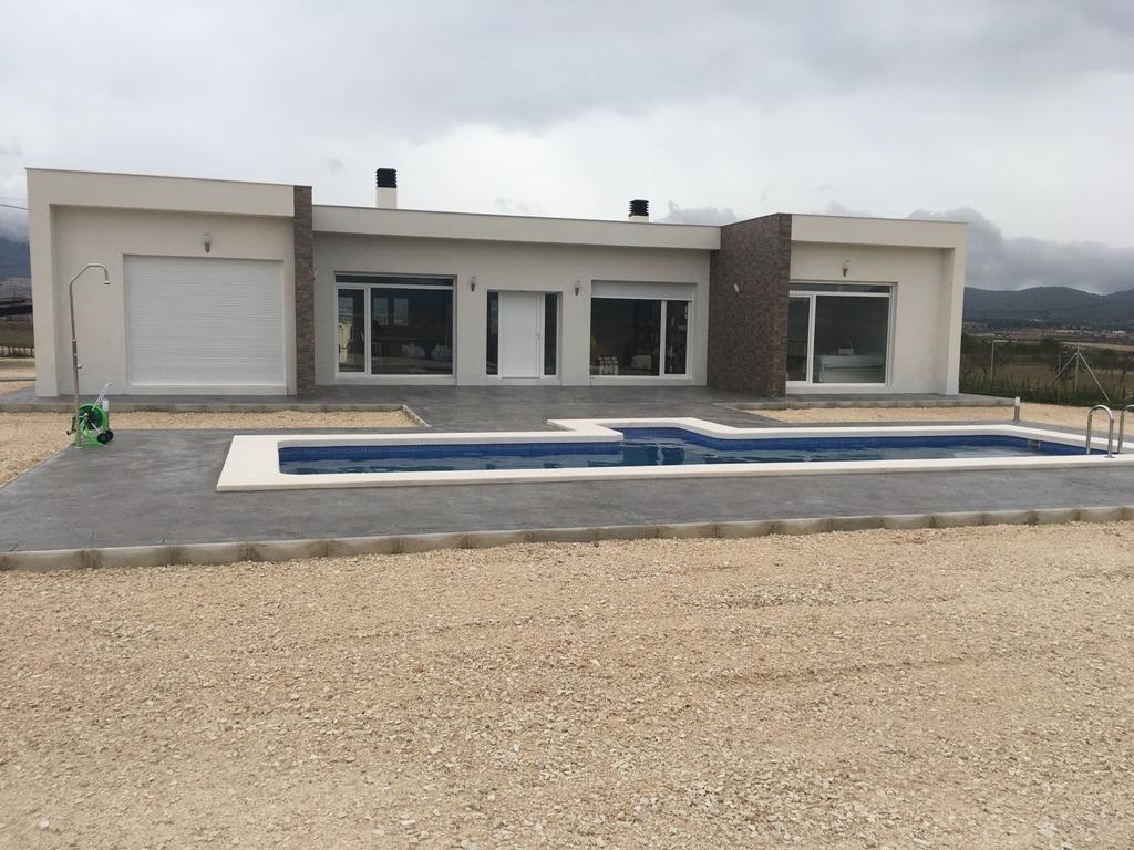 Villa for sale in Pinoso, Alicante, Spain