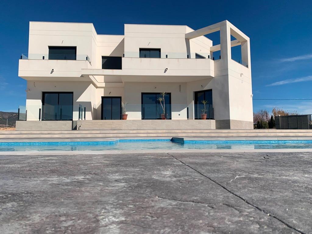 Villa for sale in Pinoso, Alicante, Spain