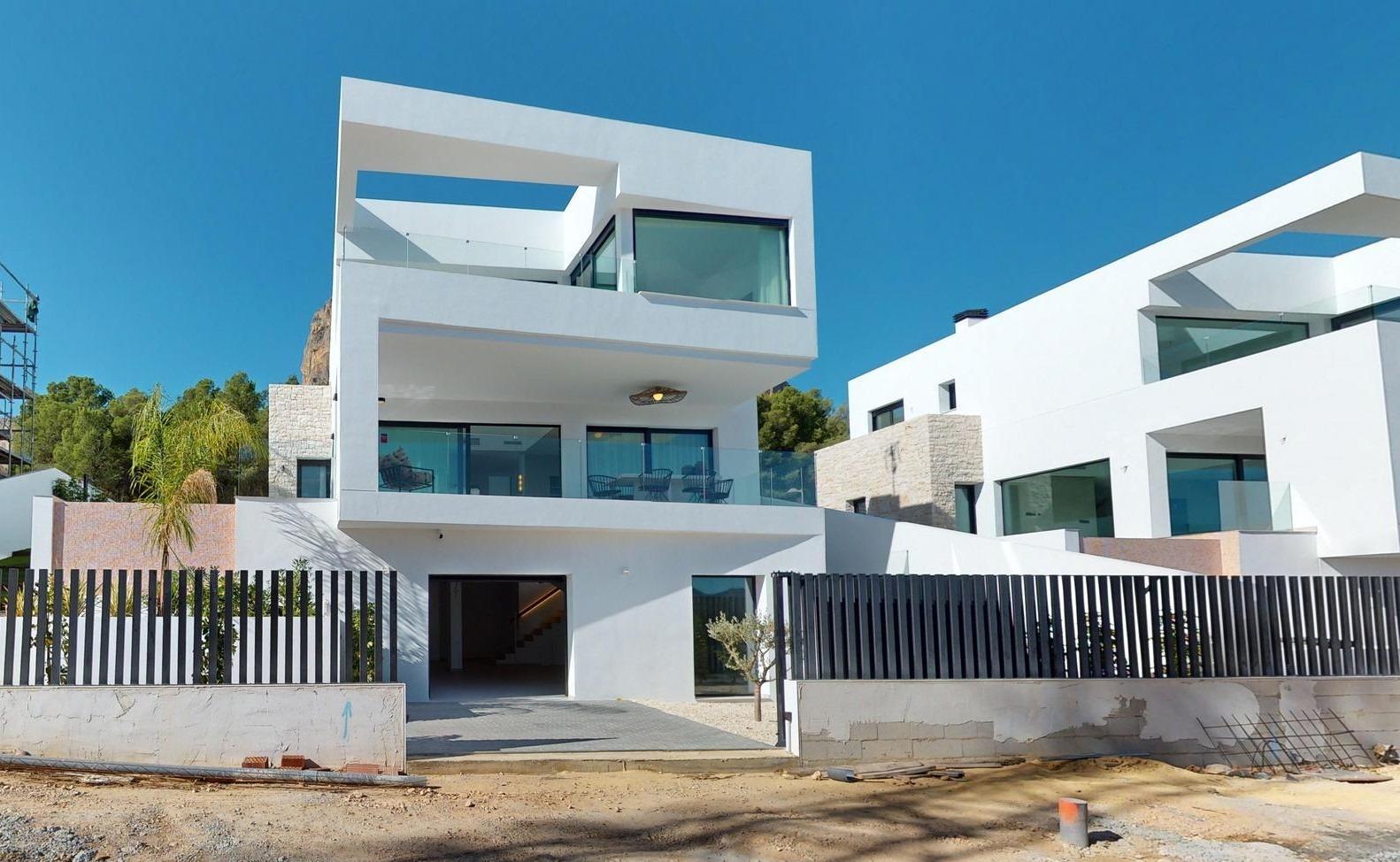 Villa for sale in Polop, Alicante, Spain