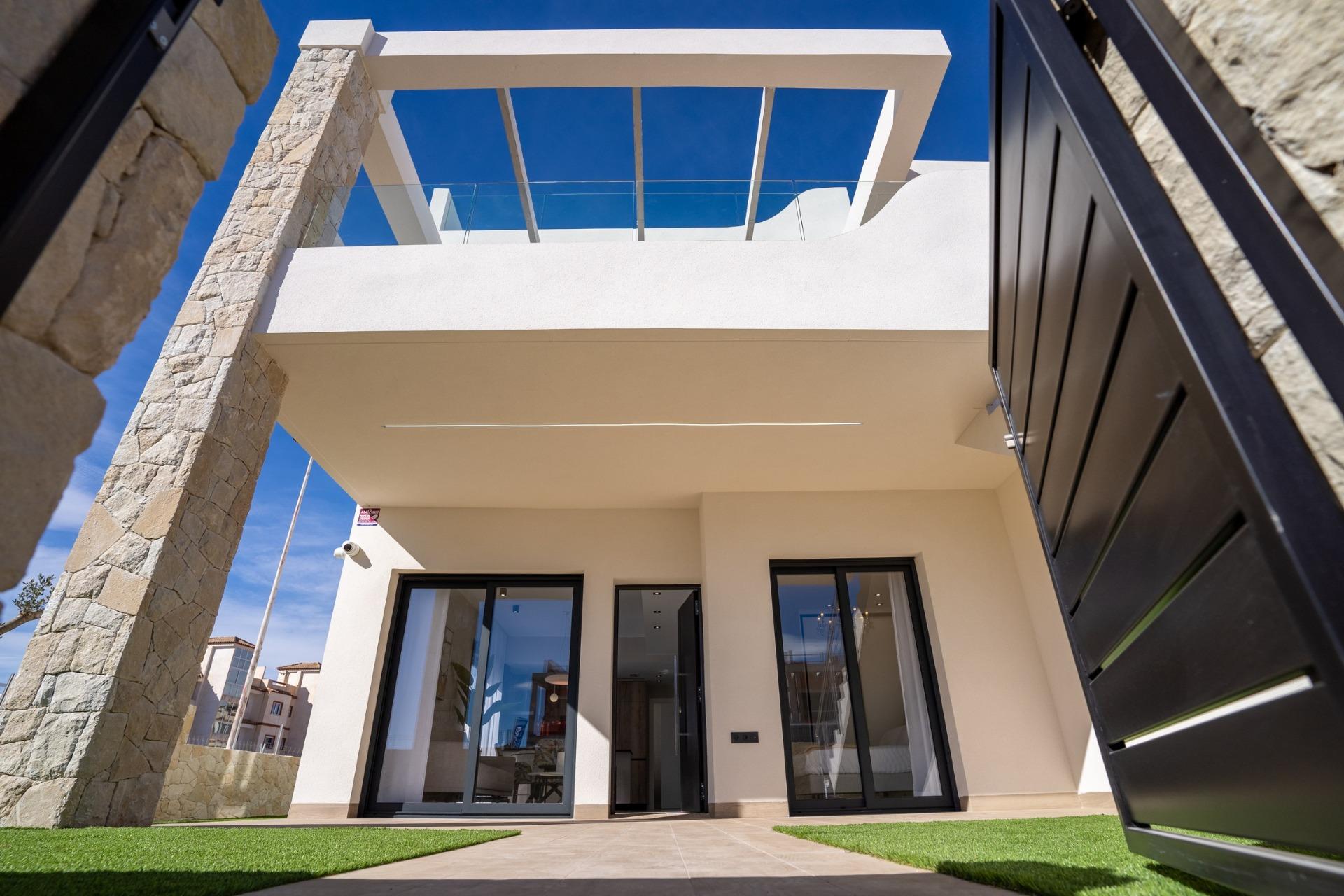 Bungalow for sale in Pilar De La Horadada, Alicante, Spain