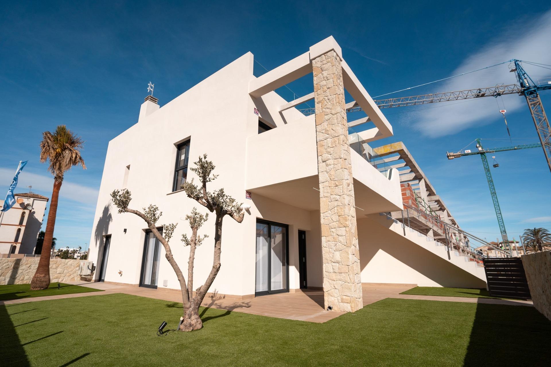Bungalow for sale in Pilar De La Horadada, Alicante, Spain