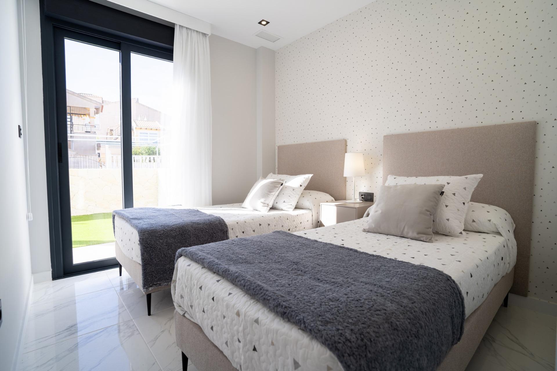 Bungalow for sale in Pilar De La Horadada, Alicante, Spain