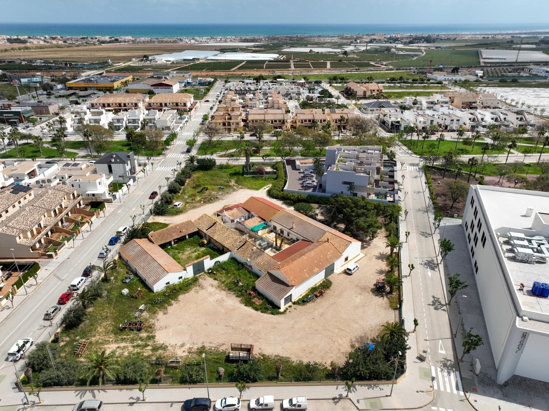 Bungalow for sale in Pilar De La Horadada, Alicante, Spain