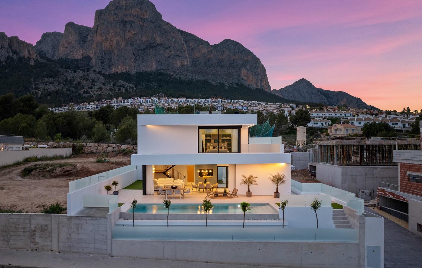 Villa for sale in Polop, Alicante, Spain