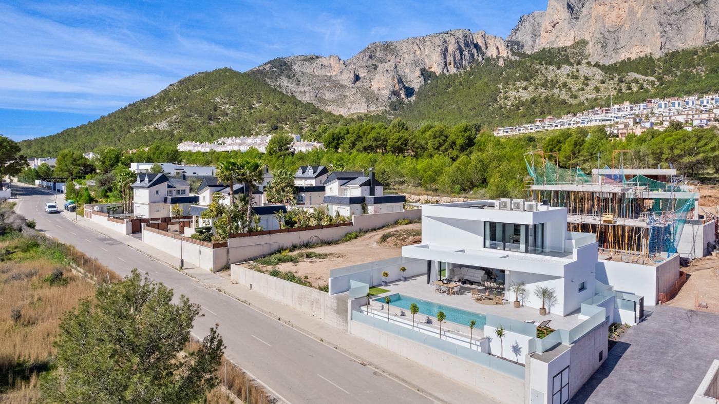 Villa for sale in Polop, Alicante, Spain