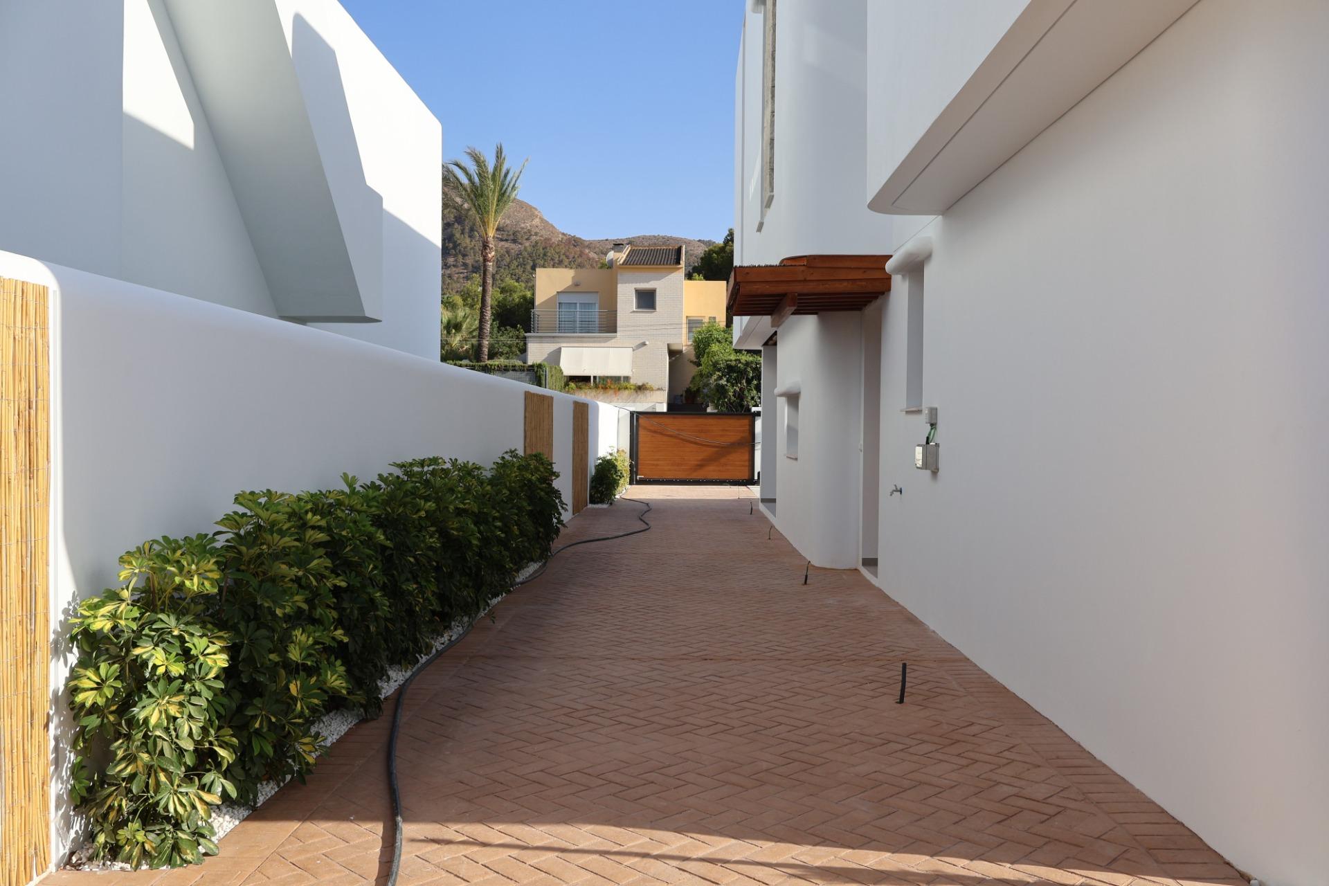 Villa for sale in Alfas Del Pi, Alicante, Spain
