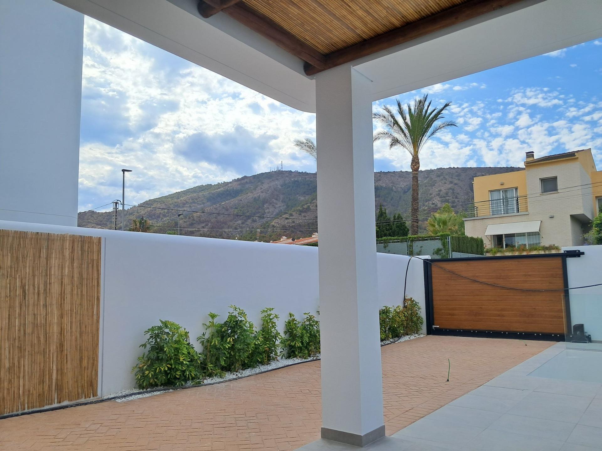 Villa for sale in Alfas Del Pi, Alicante, Spain