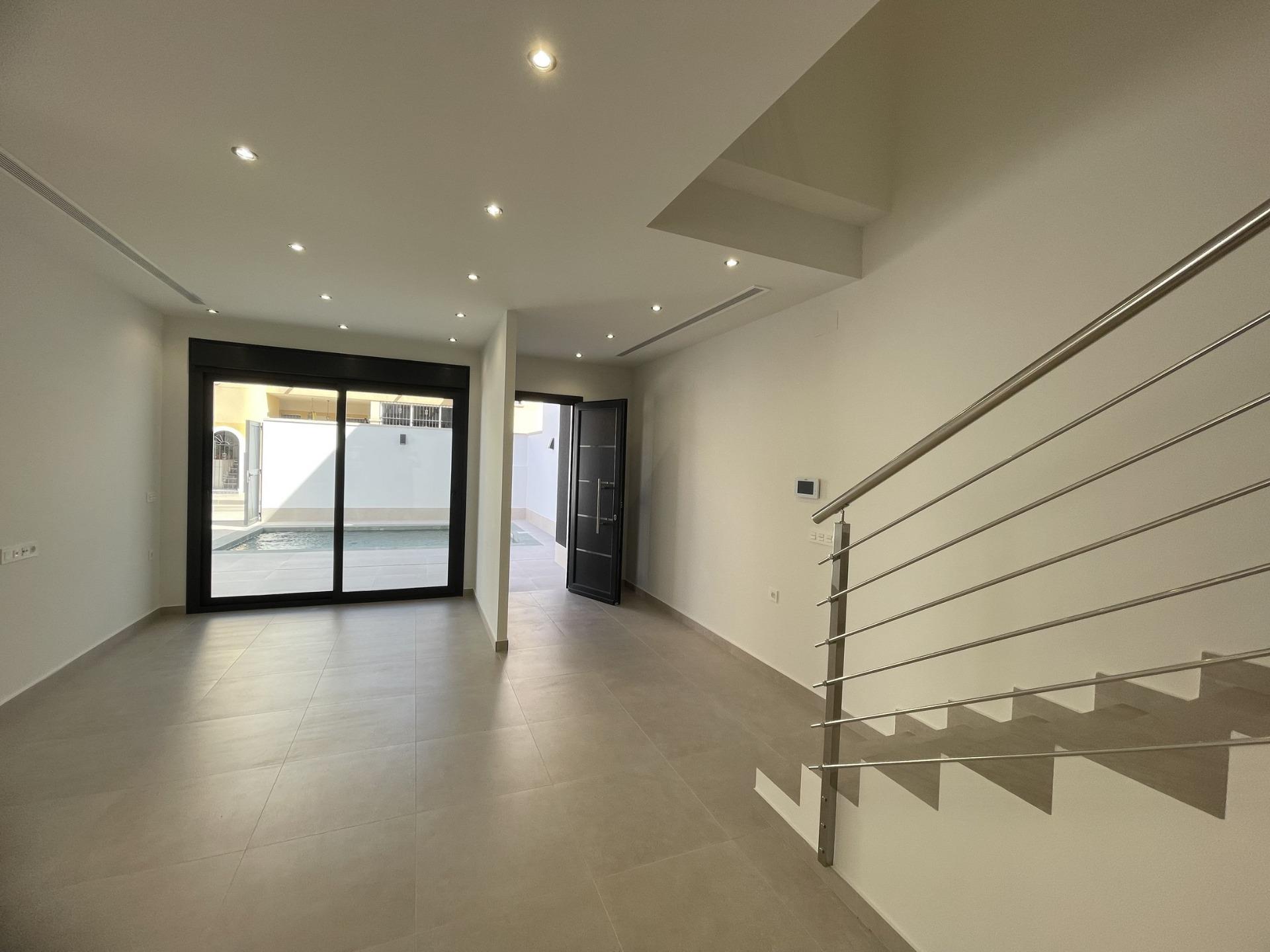 Villa for sale in Almoradi, Alicante, Spain