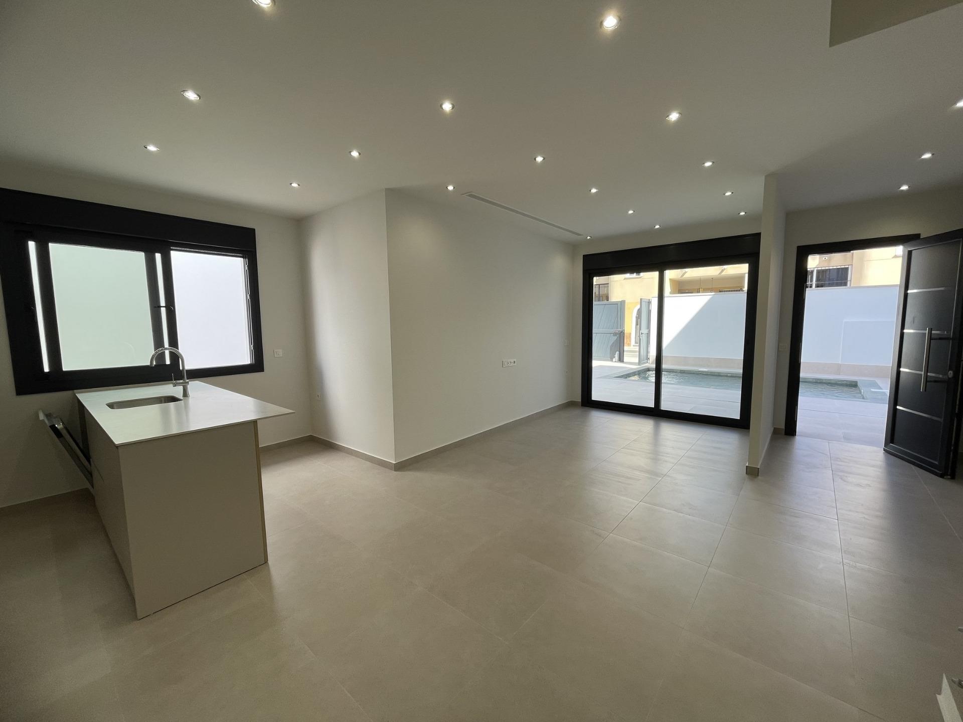Villa for sale in Almoradi, Alicante, Spain