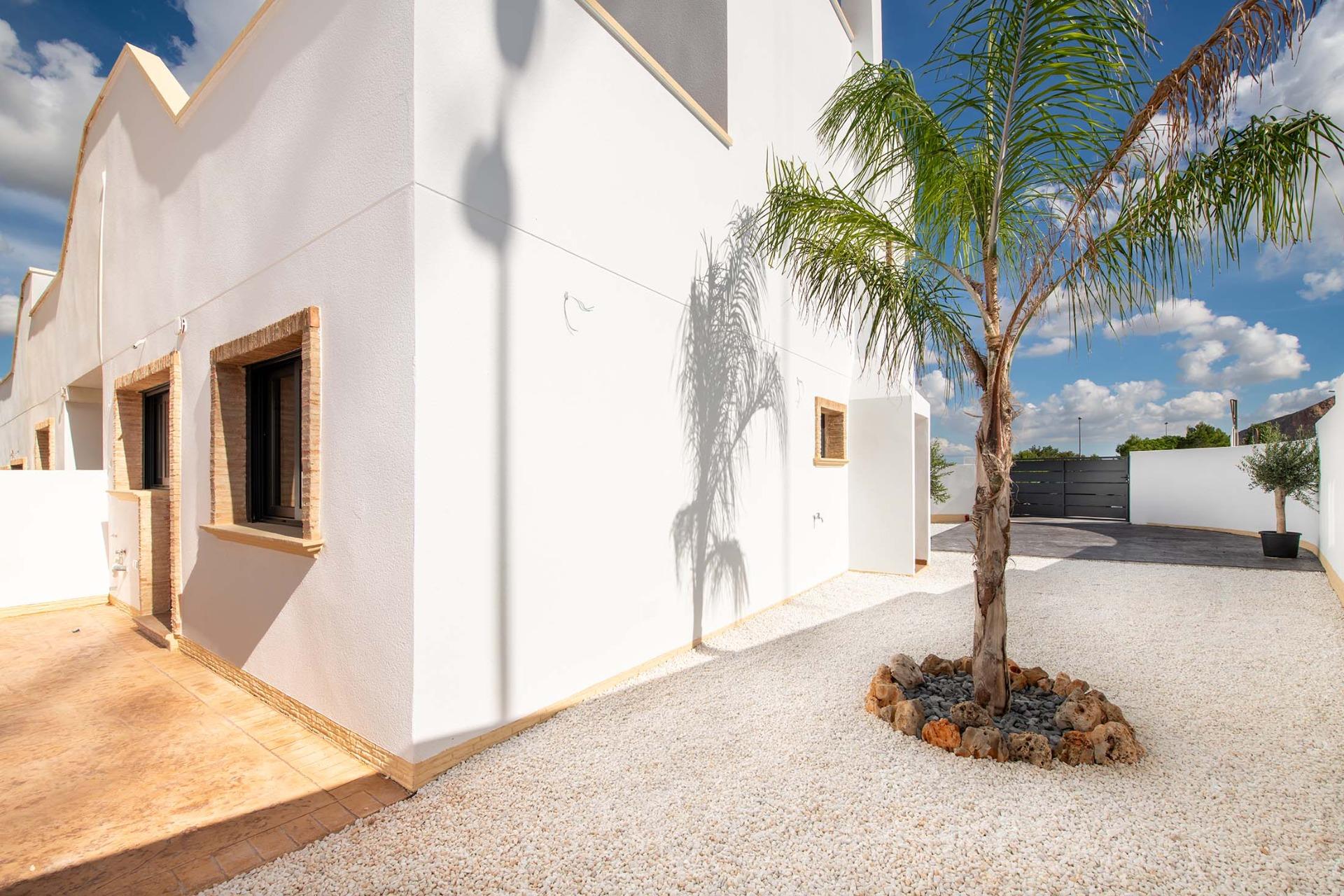 Bungalow for sale in Cox, Alicante, Spain