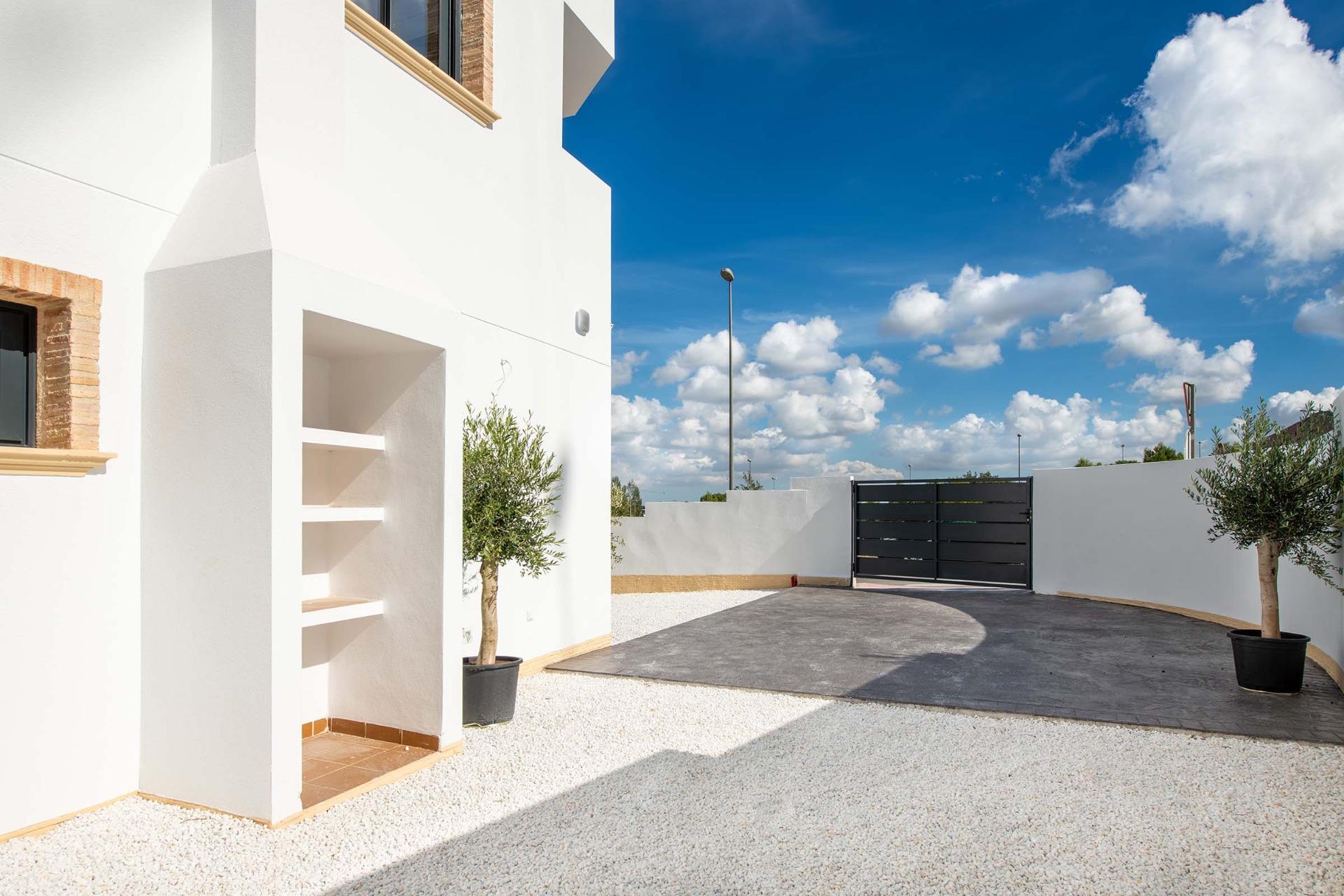 Bungalow for sale in Cox, Alicante, Spain