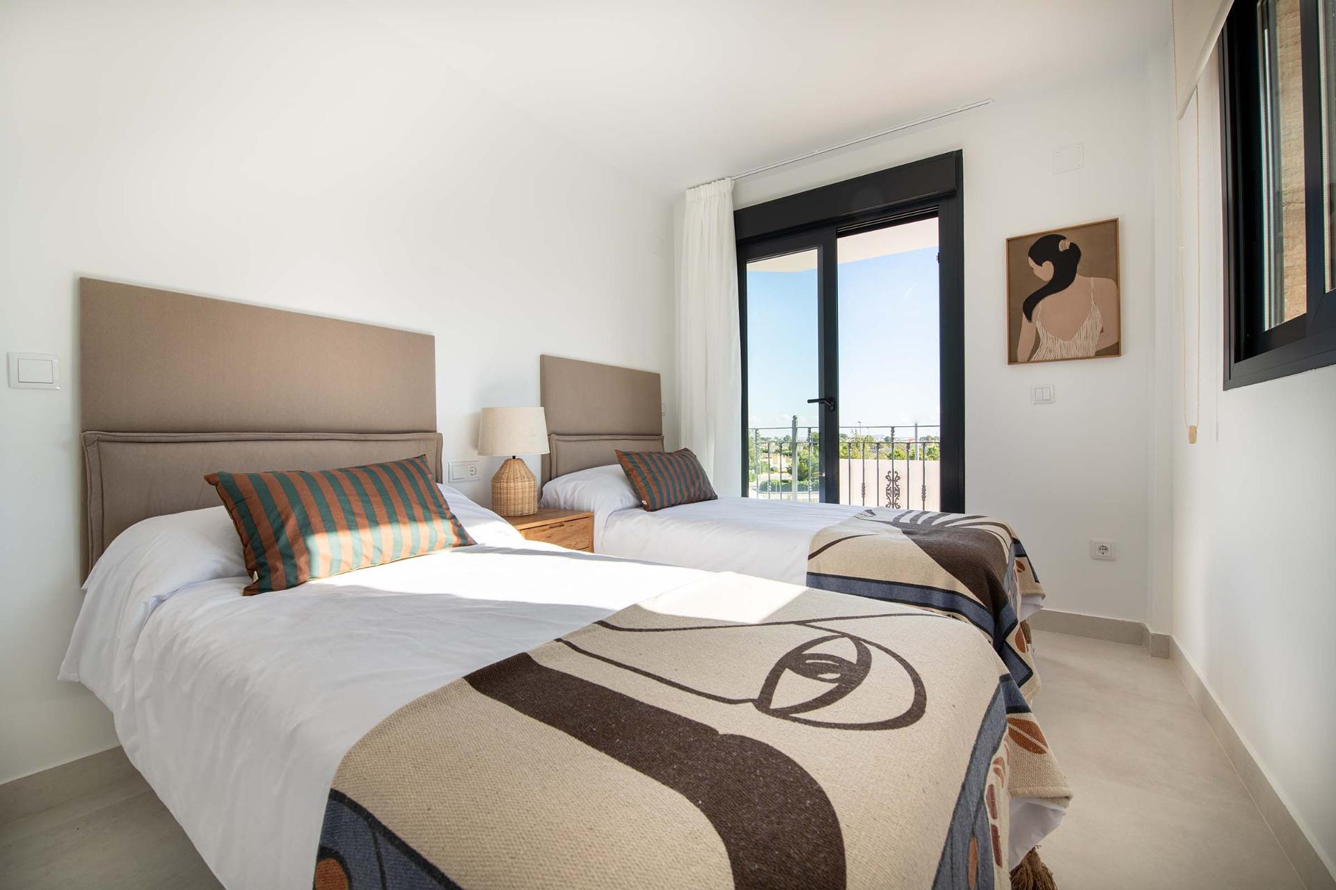 Bungalow for sale in Cox, Alicante, Spain