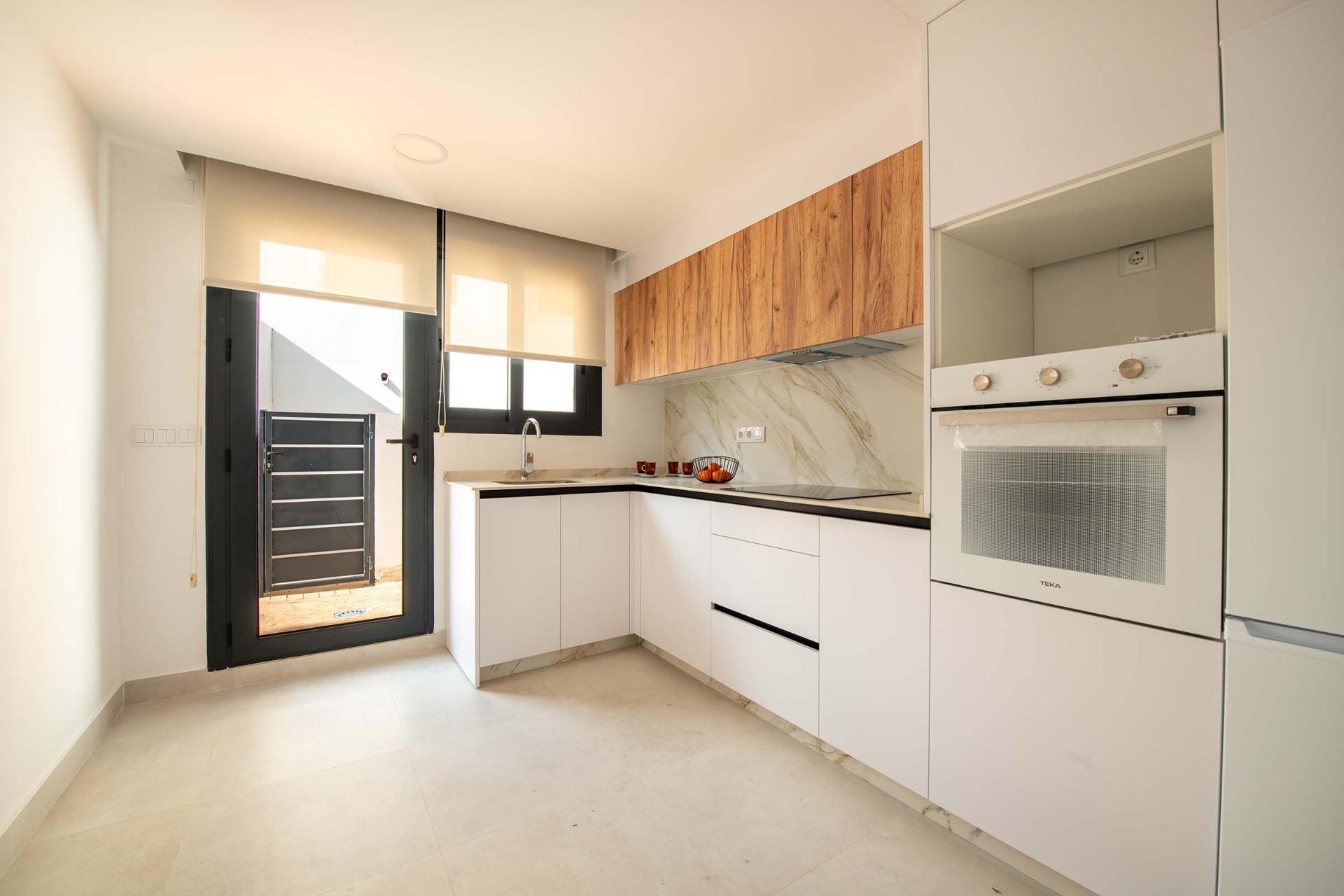 Bungalow for sale in Cox, Alicante, Spain