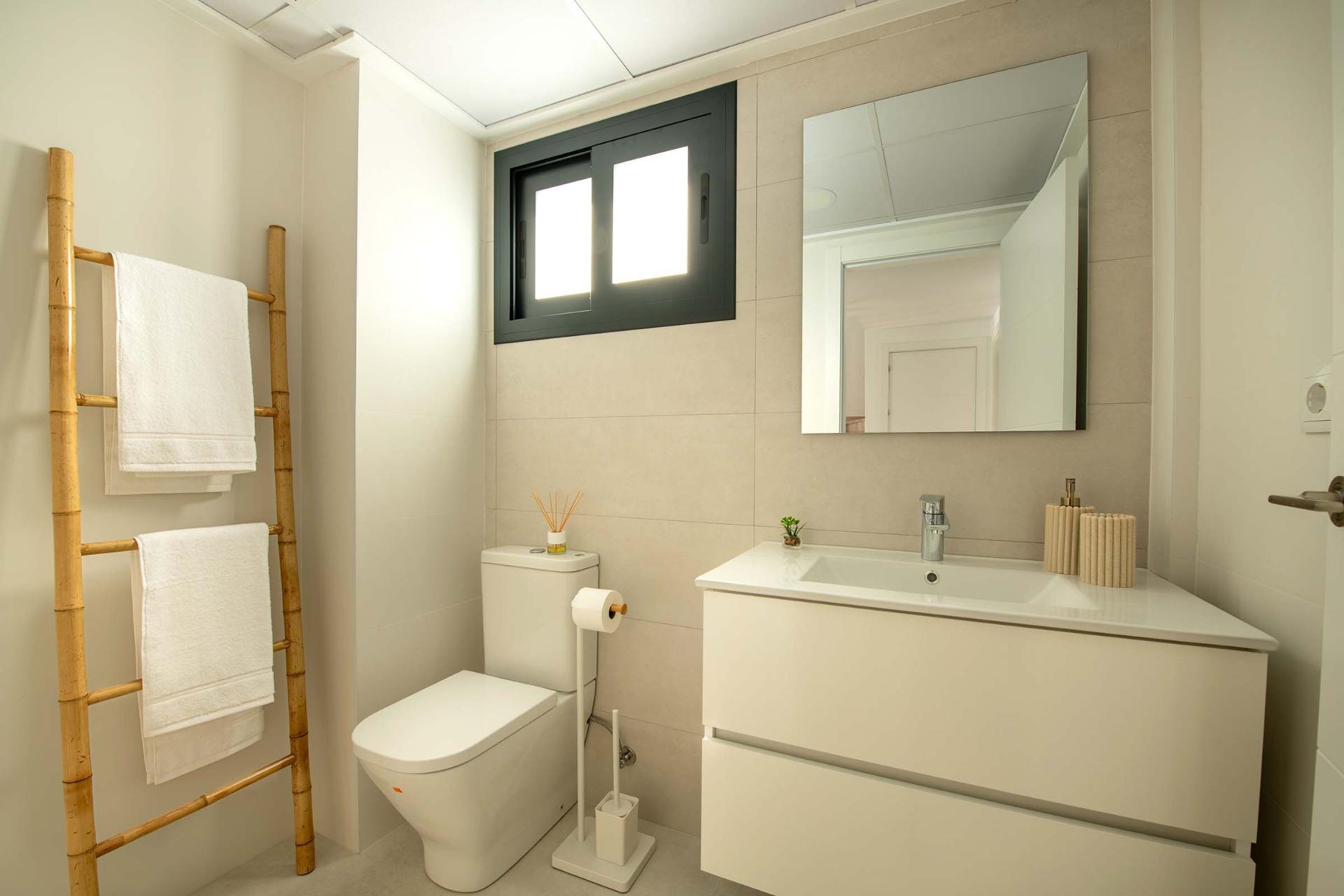 Bungalow for sale in Cox, Alicante, Spain