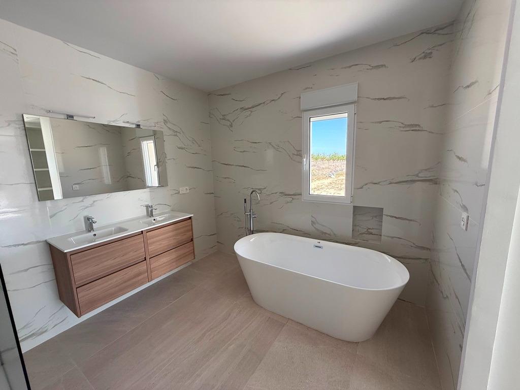 Villa for sale in Pinoso, Alicante, Spain