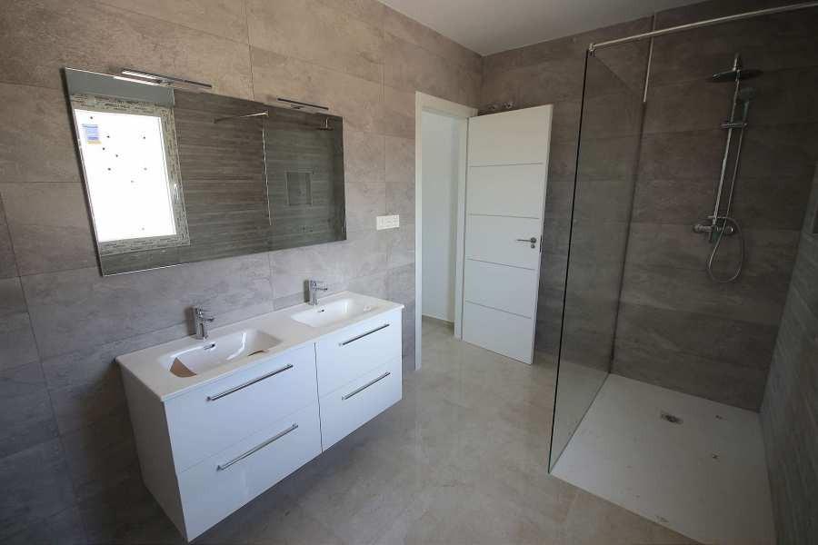 Villa for sale in Pinoso, Alicante, Spain