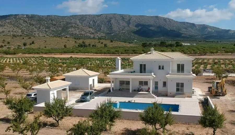 Villa for sale in Pinoso, Alicante, Spain