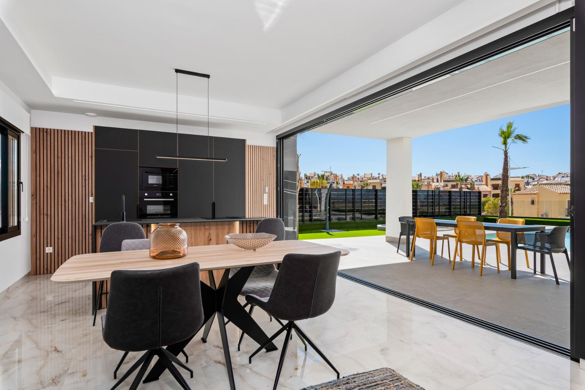 Villa for sale in Algorfa, Alicante, Spain