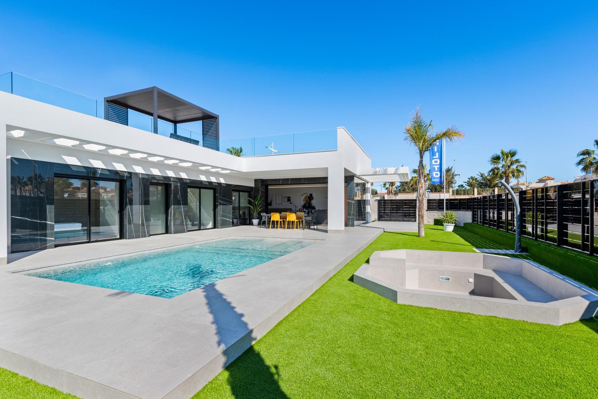 Villa for sale in Algorfa, Alicante, Spain