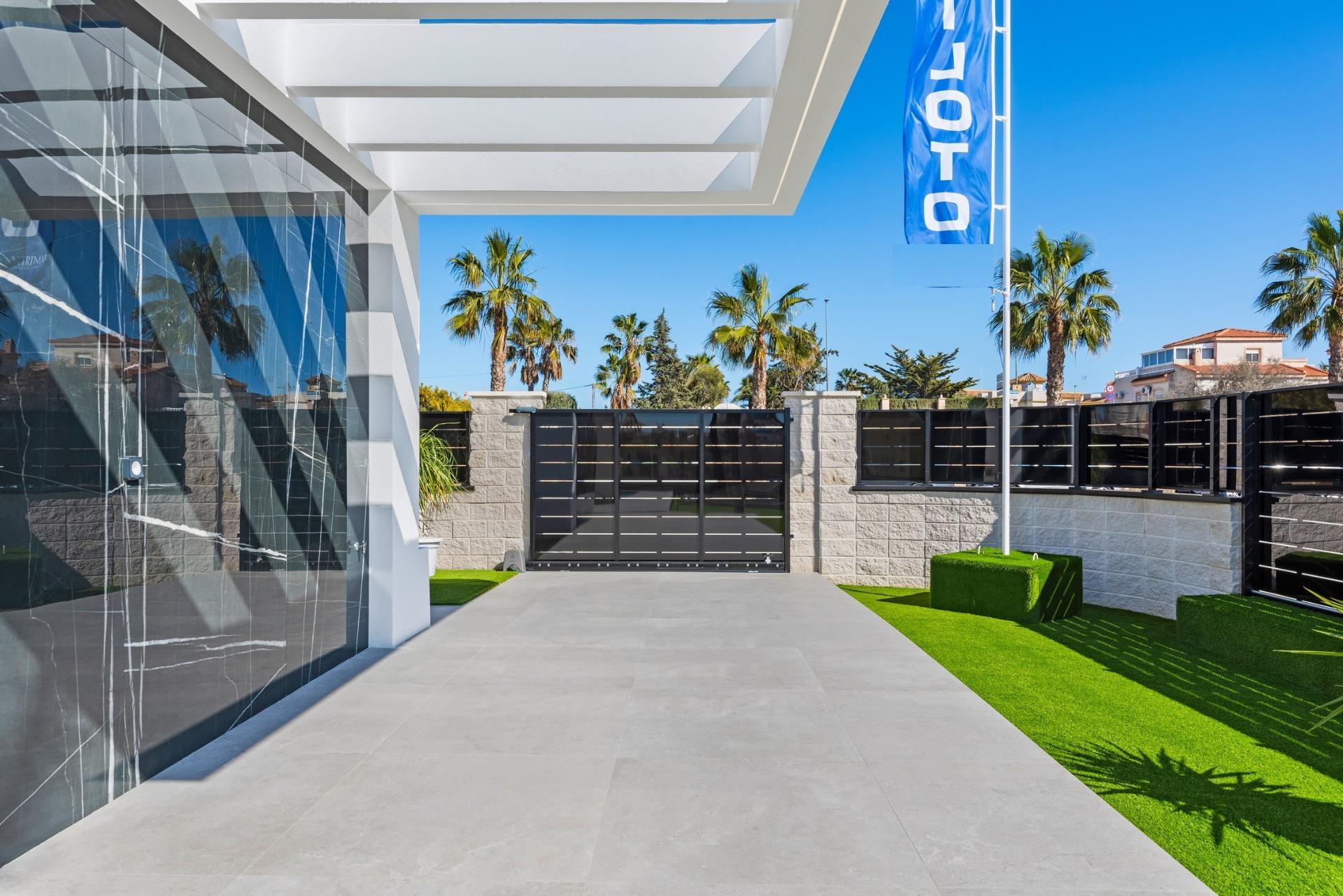Villa for sale in Algorfa, Alicante, Spain