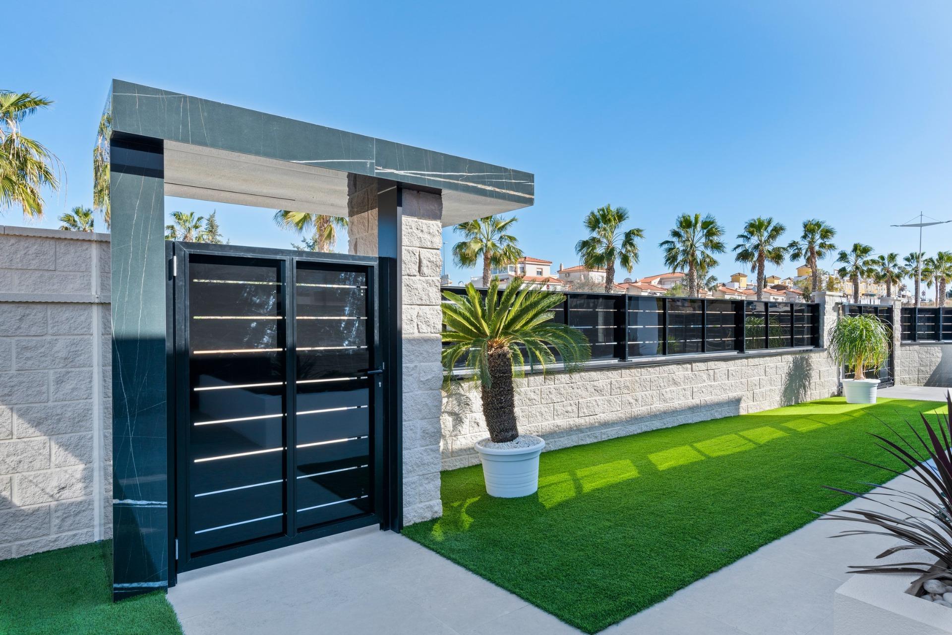 Villa for sale in Algorfa, Alicante, Spain