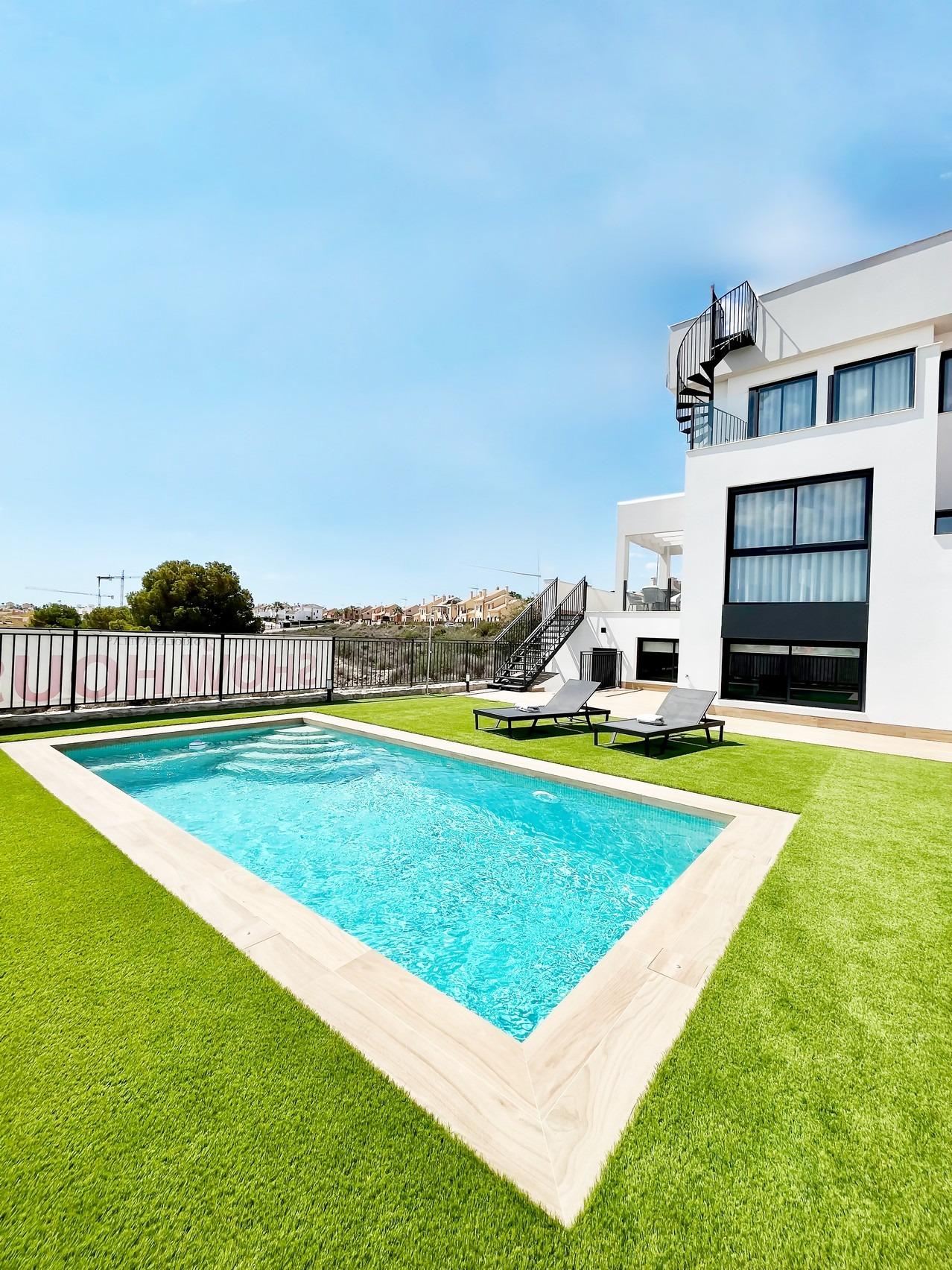 Villa for sale in Algorfa, Alicante, Spain
