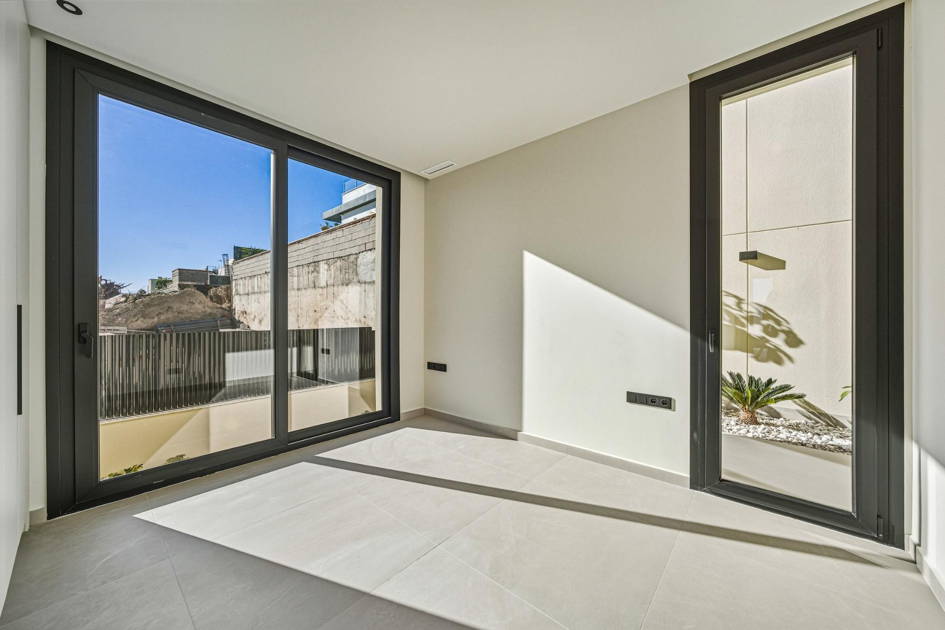 Villa for sale in Polop, Alicante, Spain