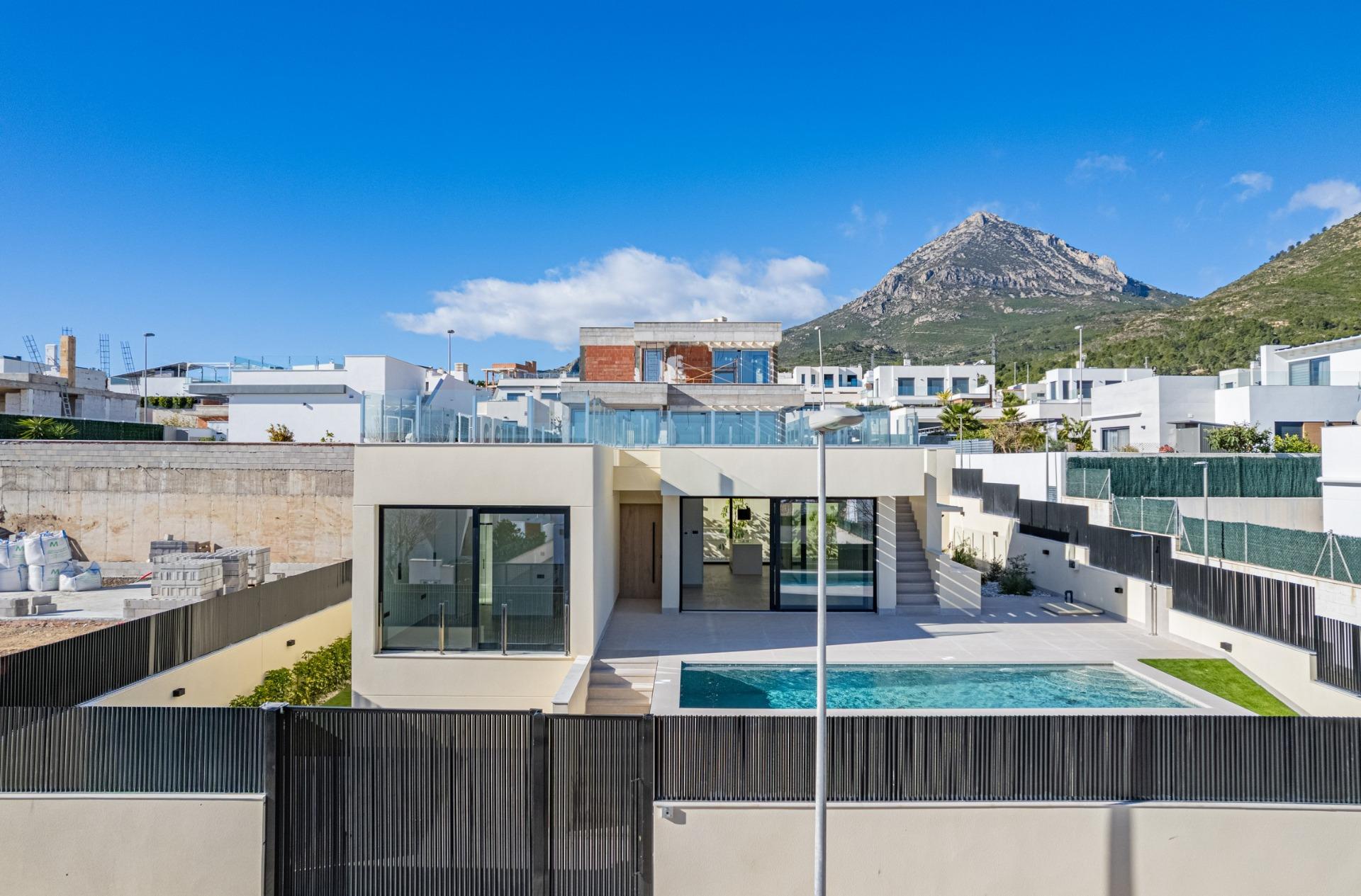 Villa for sale in Polop, Alicante, Spain