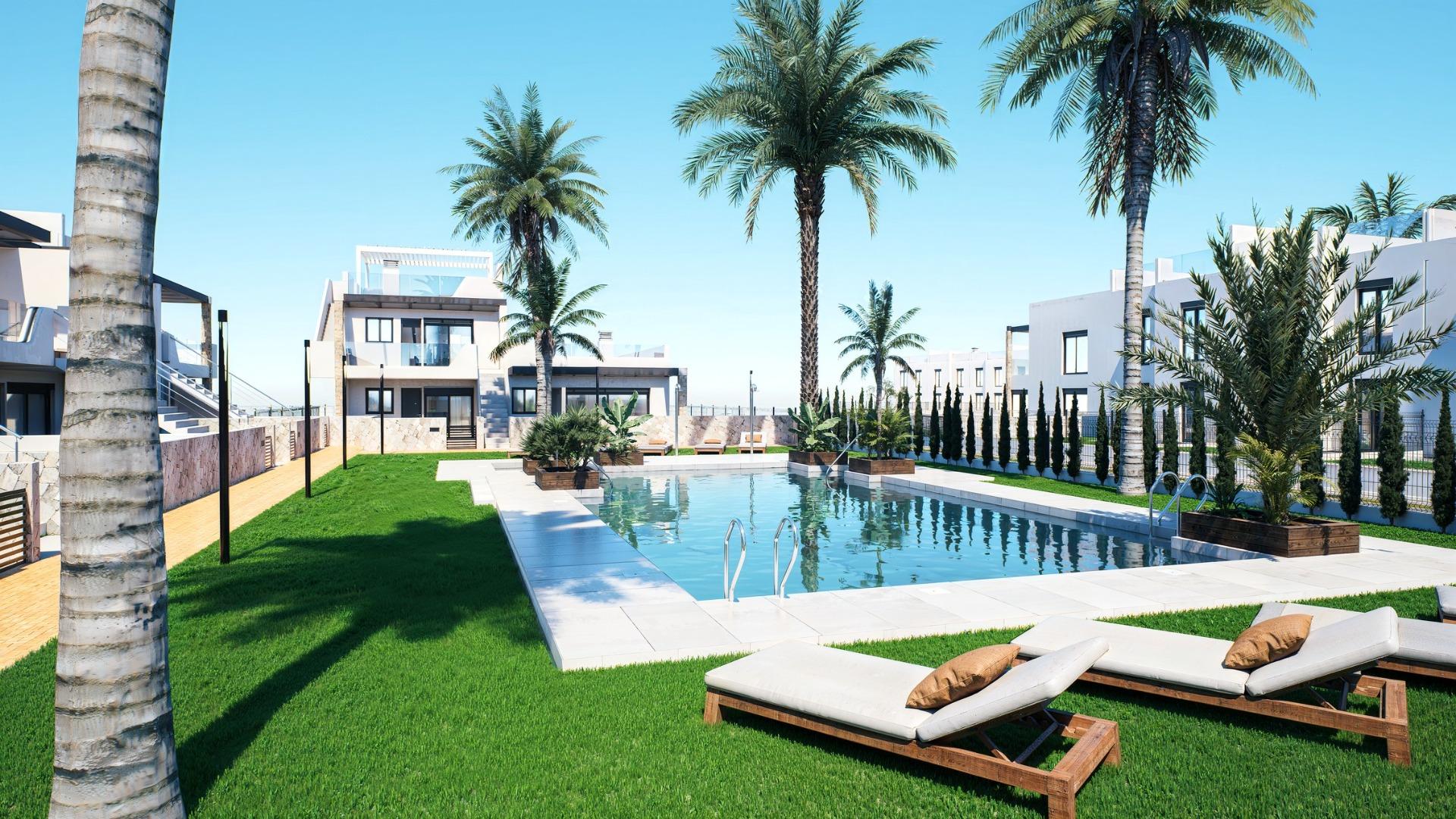 Bungalow for sale in Pilar De La Horadada, Alicante, Spain
