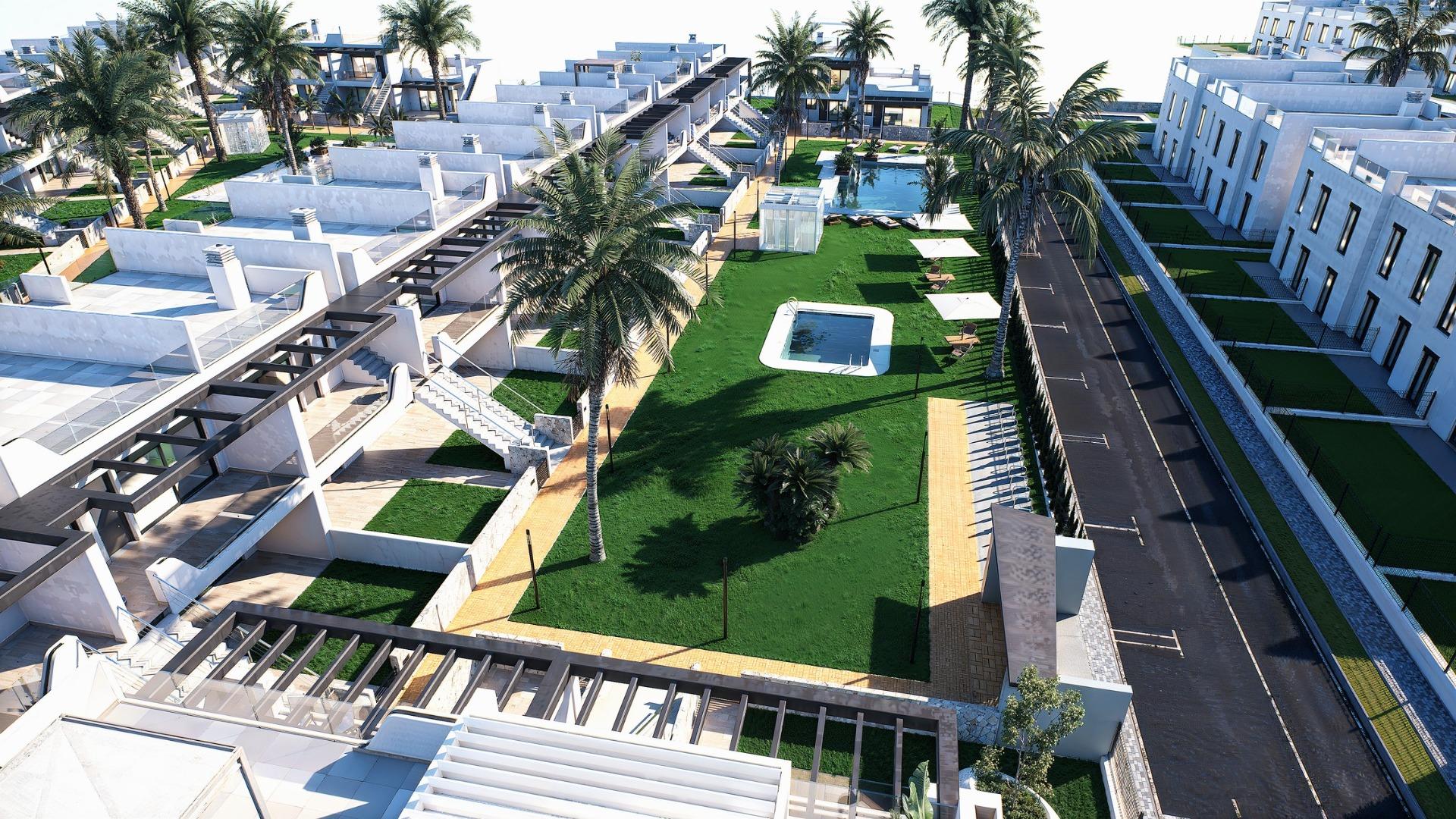 Bungalow for sale in Pilar De La Horadada, Alicante, Spain