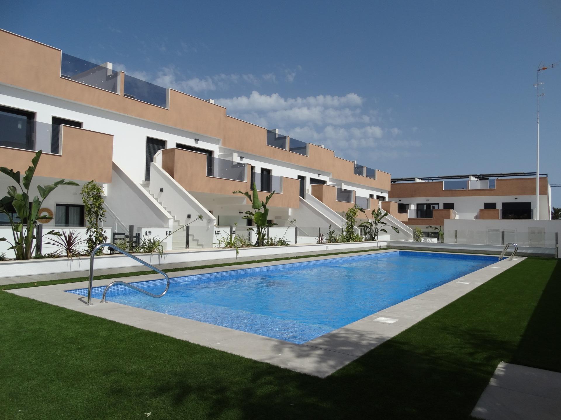 Bungalow for sale in Pilar De La Horadada, Alicante, Spain