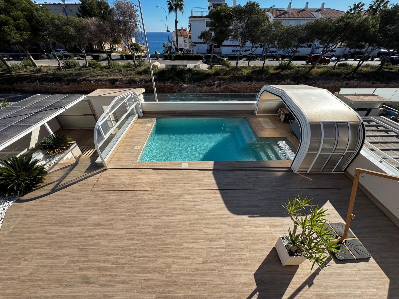 Villa en venta en Orihuela Costa