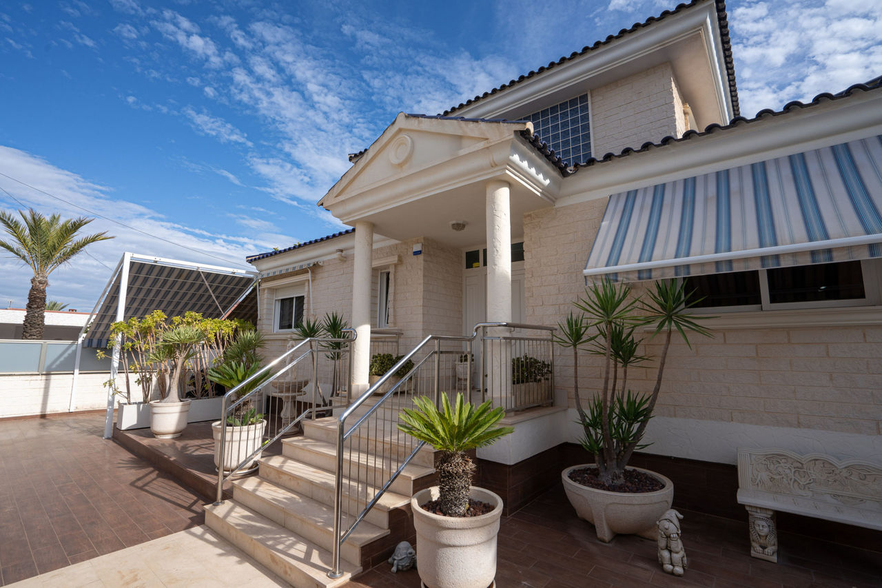 Villa en venta en La Mata