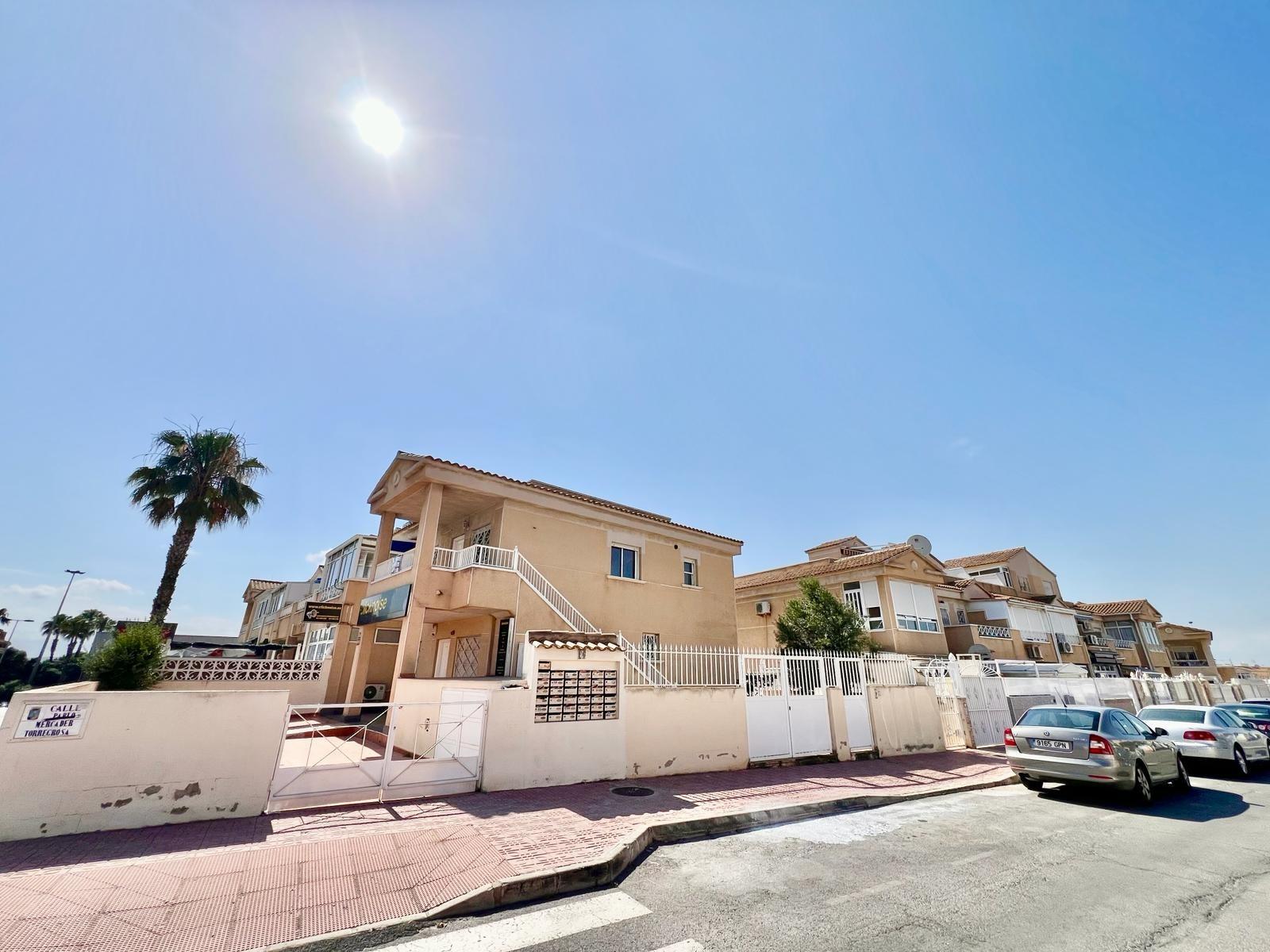 Bungalow for sale in Torrevieja, Alicante, Spain