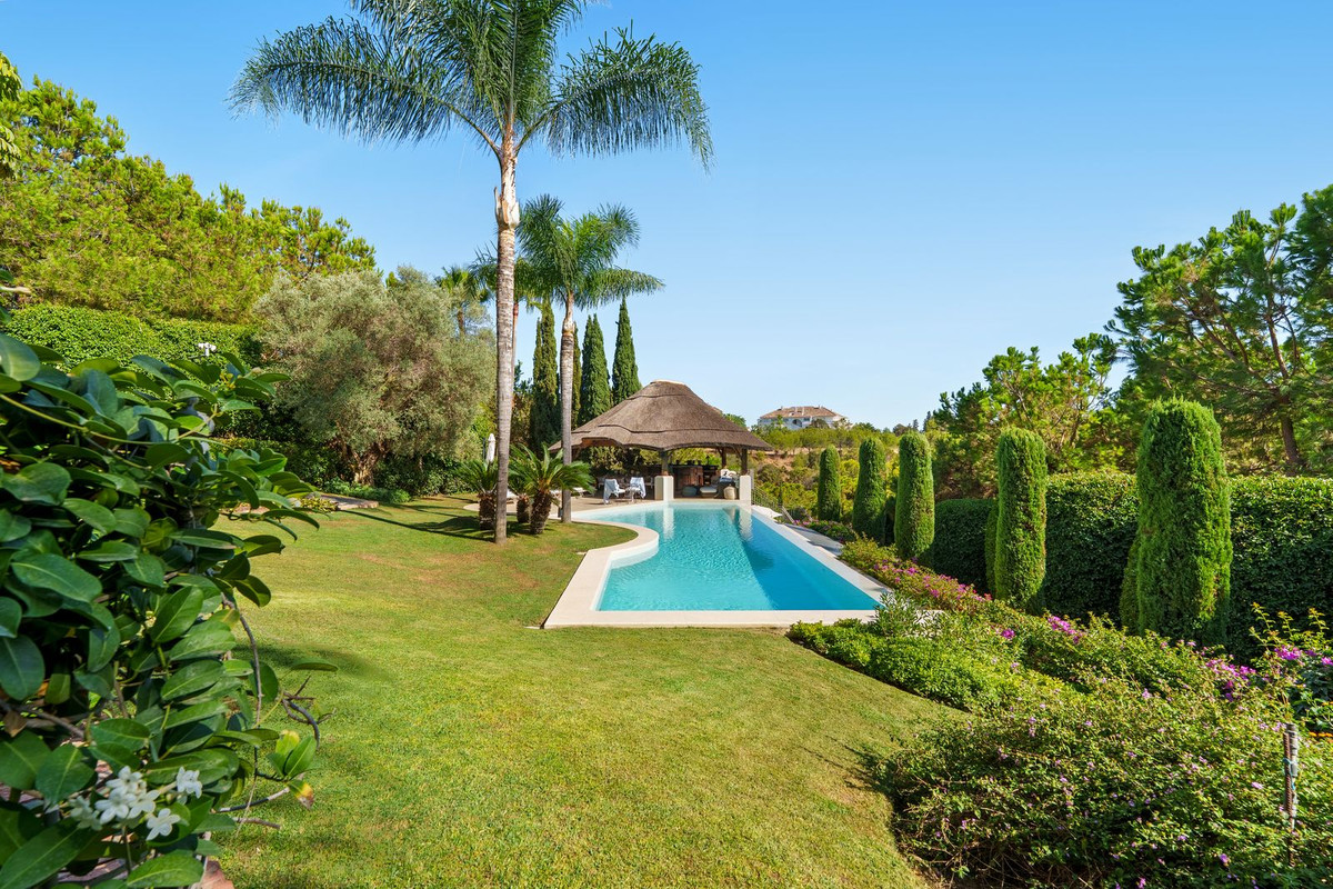 Villa for sale in Golden Mile, Málaga, Spain