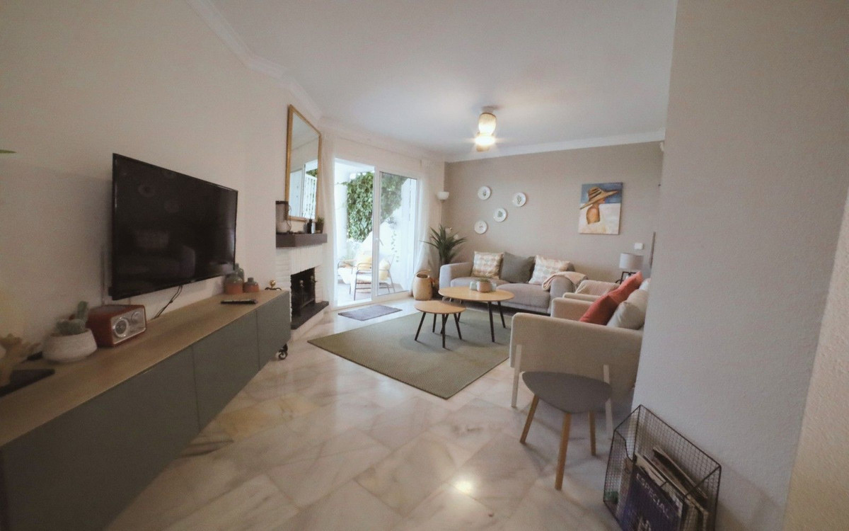 Apartment for sale in Calahonda, Málaga, Spain