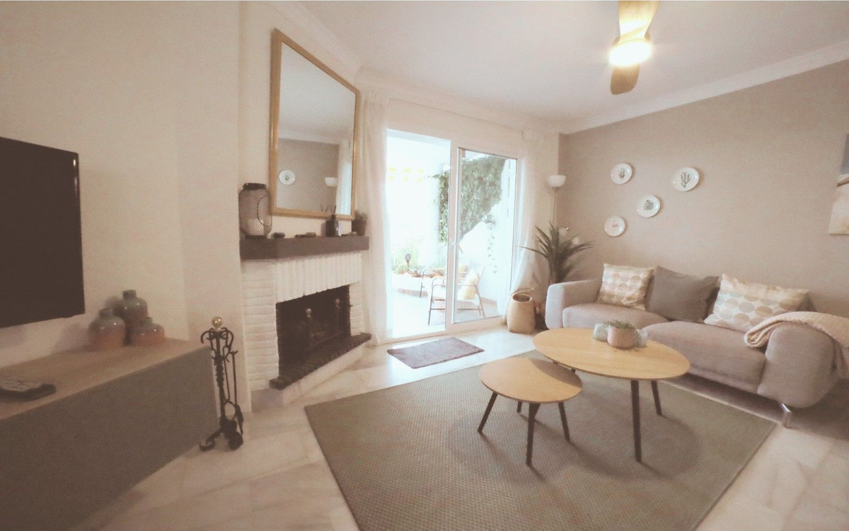 Apartment for sale in Calahonda, Málaga, Spain