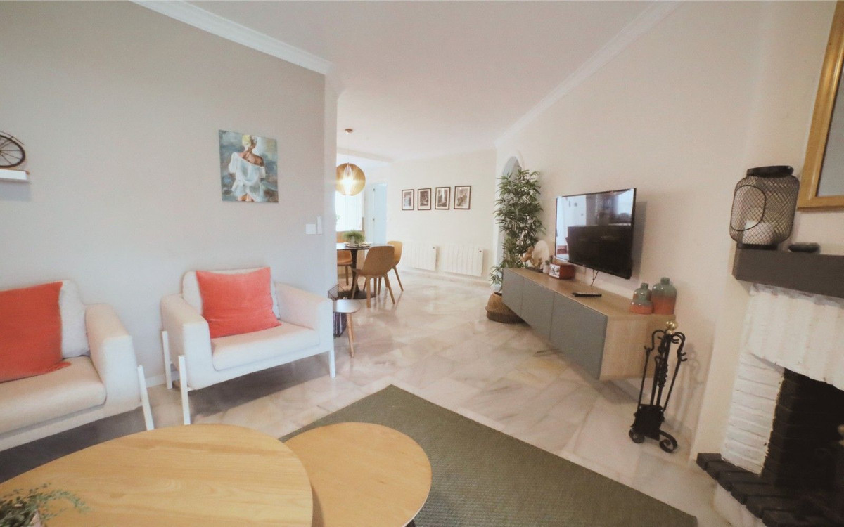Apartment for sale in Calahonda, Málaga, Spain