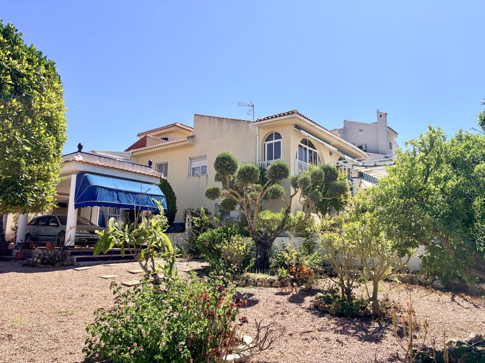 Villa for sale in Ciudad Quesada, Alicante, Spain