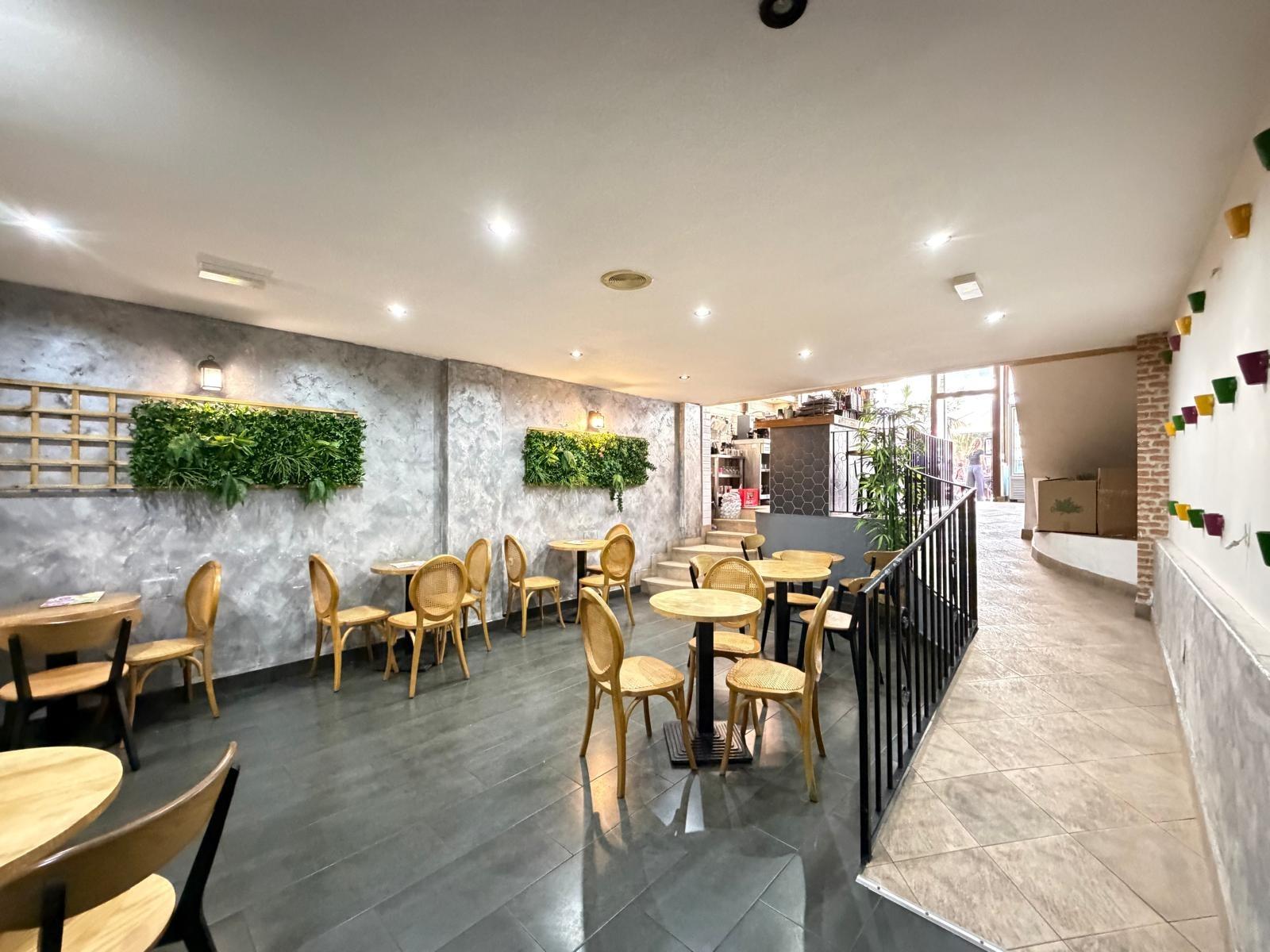 Commercial unit for sale in Torrevieja, Alicante, Spain