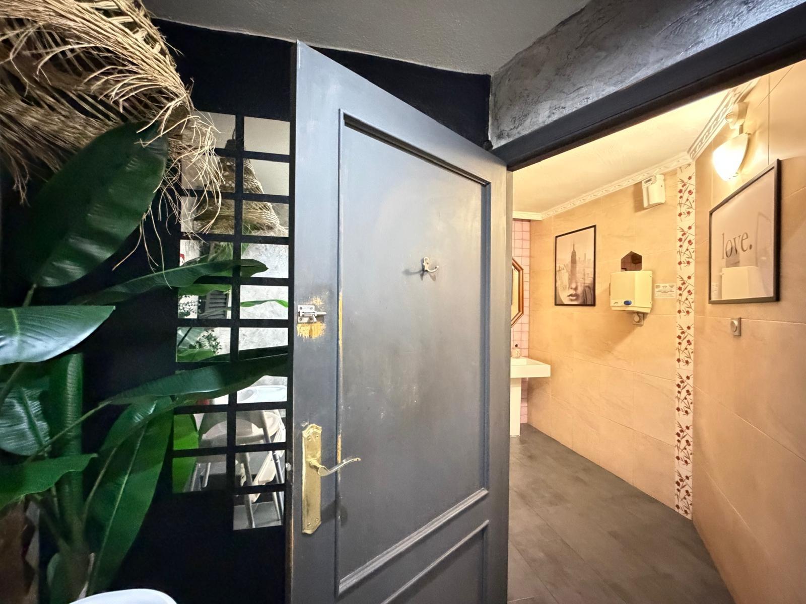 Commercial unit for sale in Torrevieja, Alicante, Spain