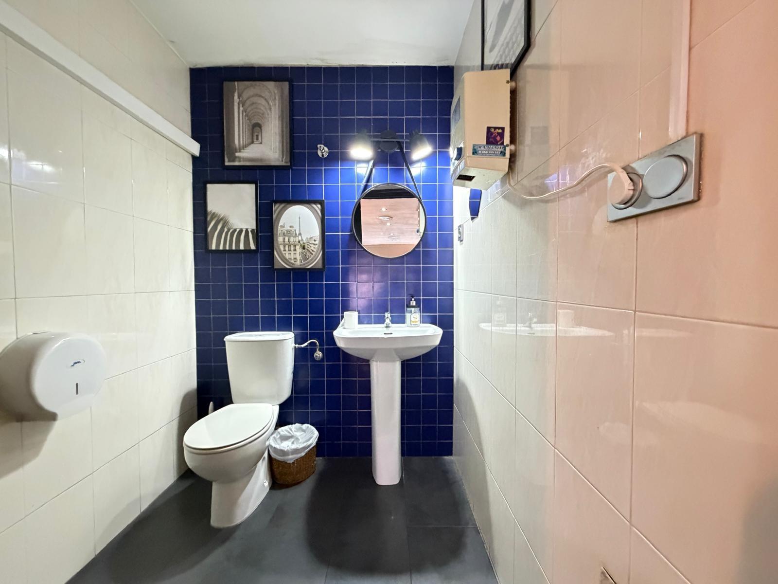 Commercial unit for sale in Torrevieja, Alicante, Spain