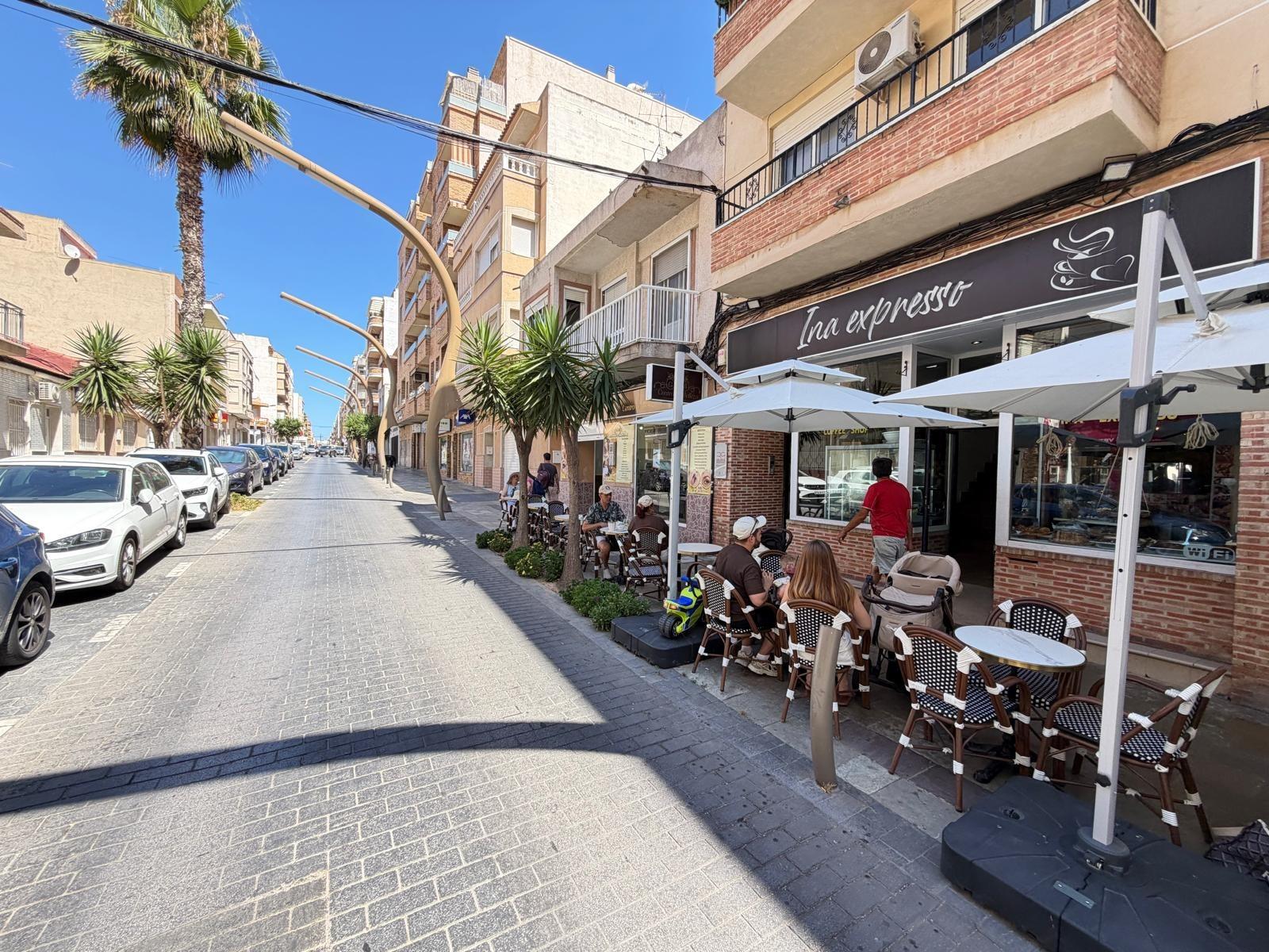 Commercial unit for sale in Torrevieja, Alicante, Spain