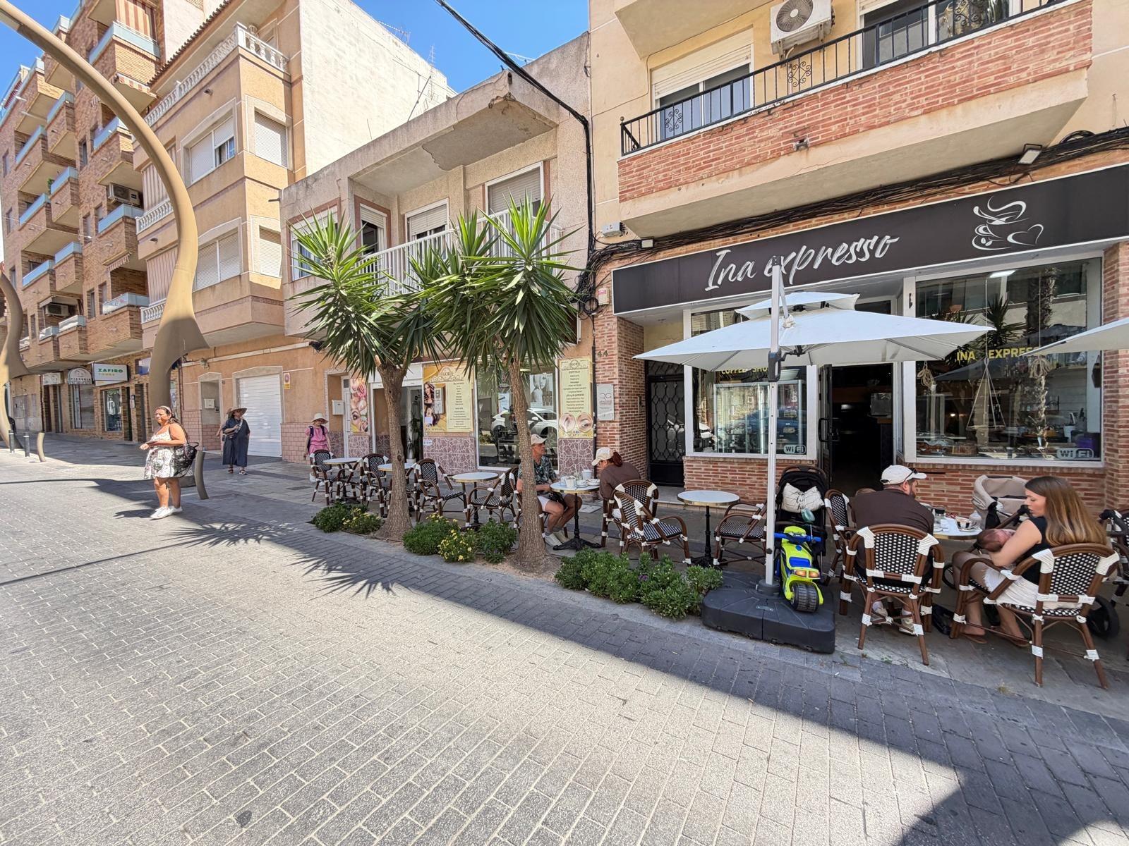 Commercial unit for sale in Torrevieja, Alicante, Spain