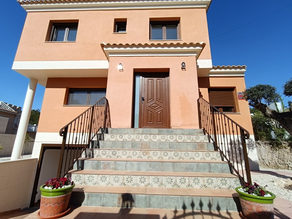 Villa for sale in Pilar De La Horadada, Alicante, Spain