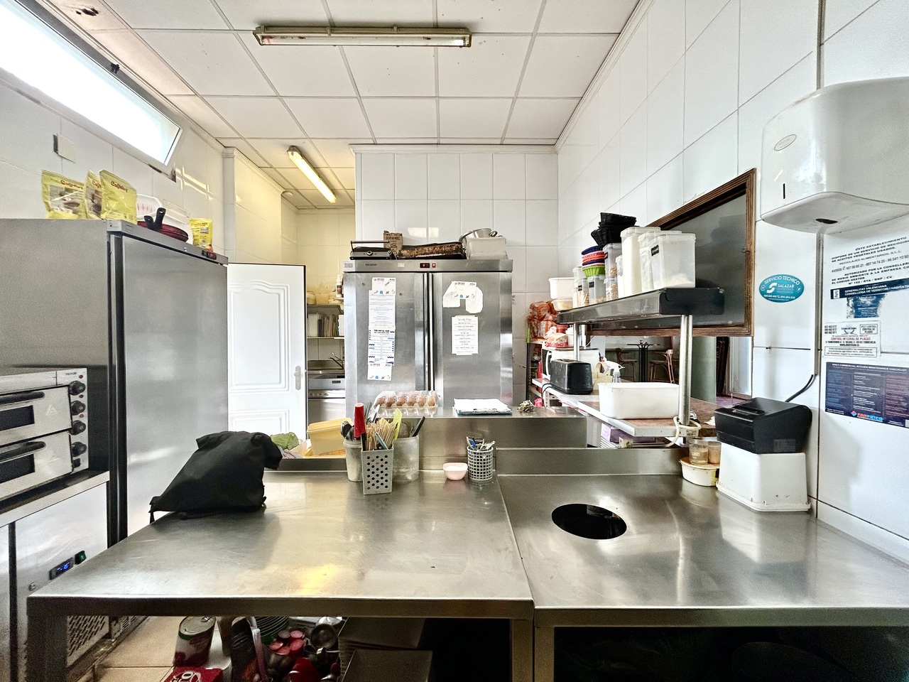 Commercial unit for sale in Villamartin, Alicante, Spain