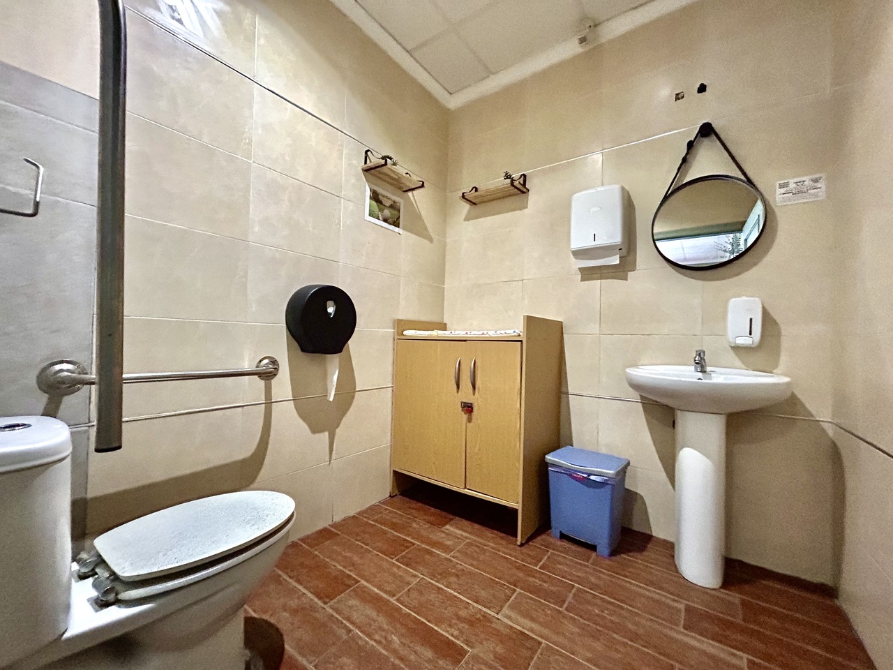 Commercial unit for sale in Villamartin, Alicante, Spain